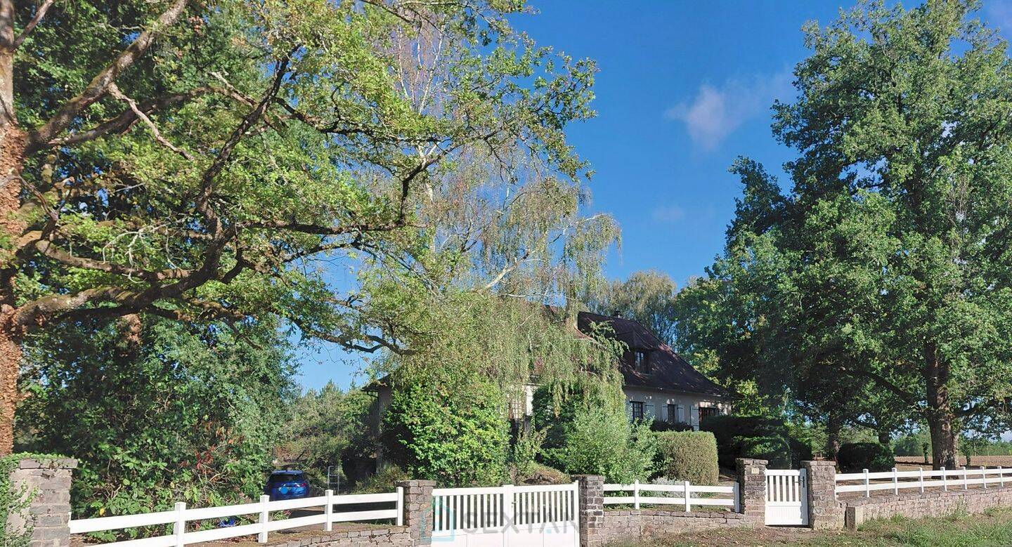 Maison 9 pièces 200 m² · à Saint-Jory-de-Chalais · 200 m² · 164 300 €