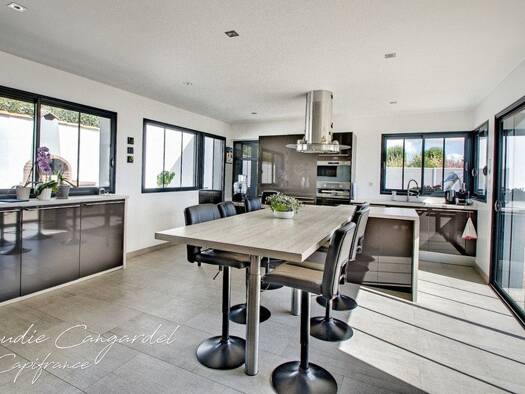 Maison de plain-pied à vendre 449 500 € 5 pièces 3 chambres 151 m² 488 m² de terrain La Jarne 17220