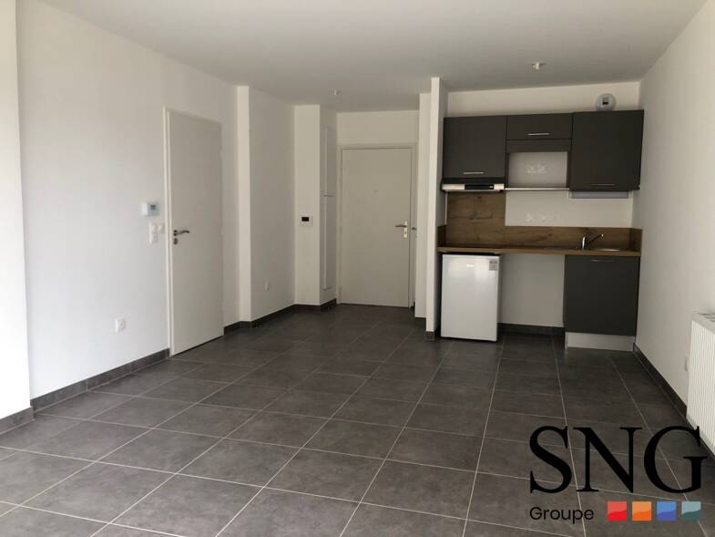 Appartement à louer 621 € 2 pièces 1 chambre 48,1 m² RDC Peripherie Sérignan 34410