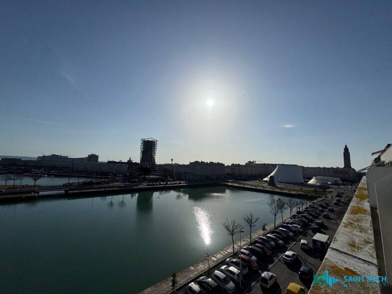 Appartement à louer 790 € 2 pièces 1 chambre 44 m² Sous le toit, Étage 5/5 Le Havre 76600