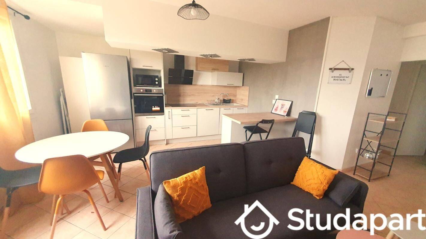 1 pièce 11 m² · à Sens · 11 m² · 440 €