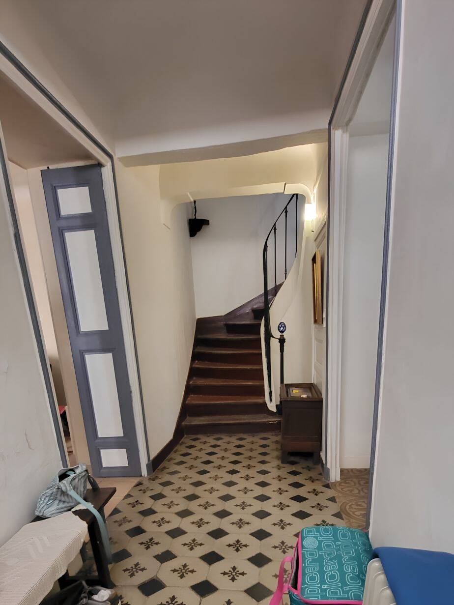 Maison 8 pièces 165 m² · à Sainte-Anastasie-sur-Issole · 165 m² · 320 000 €