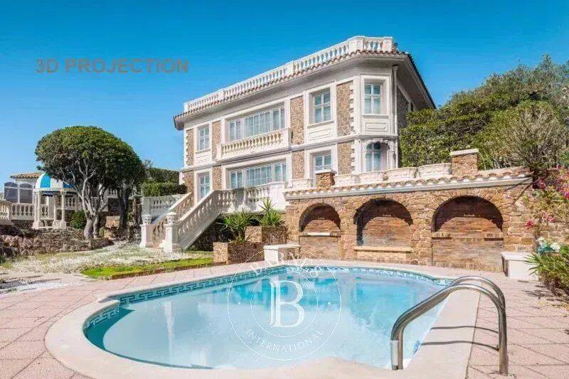 Maison 8 pièces 262 m² · à Saint-Raphaël · 262,1 m² · 3 980 000 €