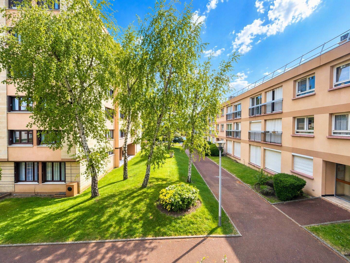 Appartement 5 pièces 93 m² · à Soisy-sous-Montmorency · 92,9 m² · 284 000 €