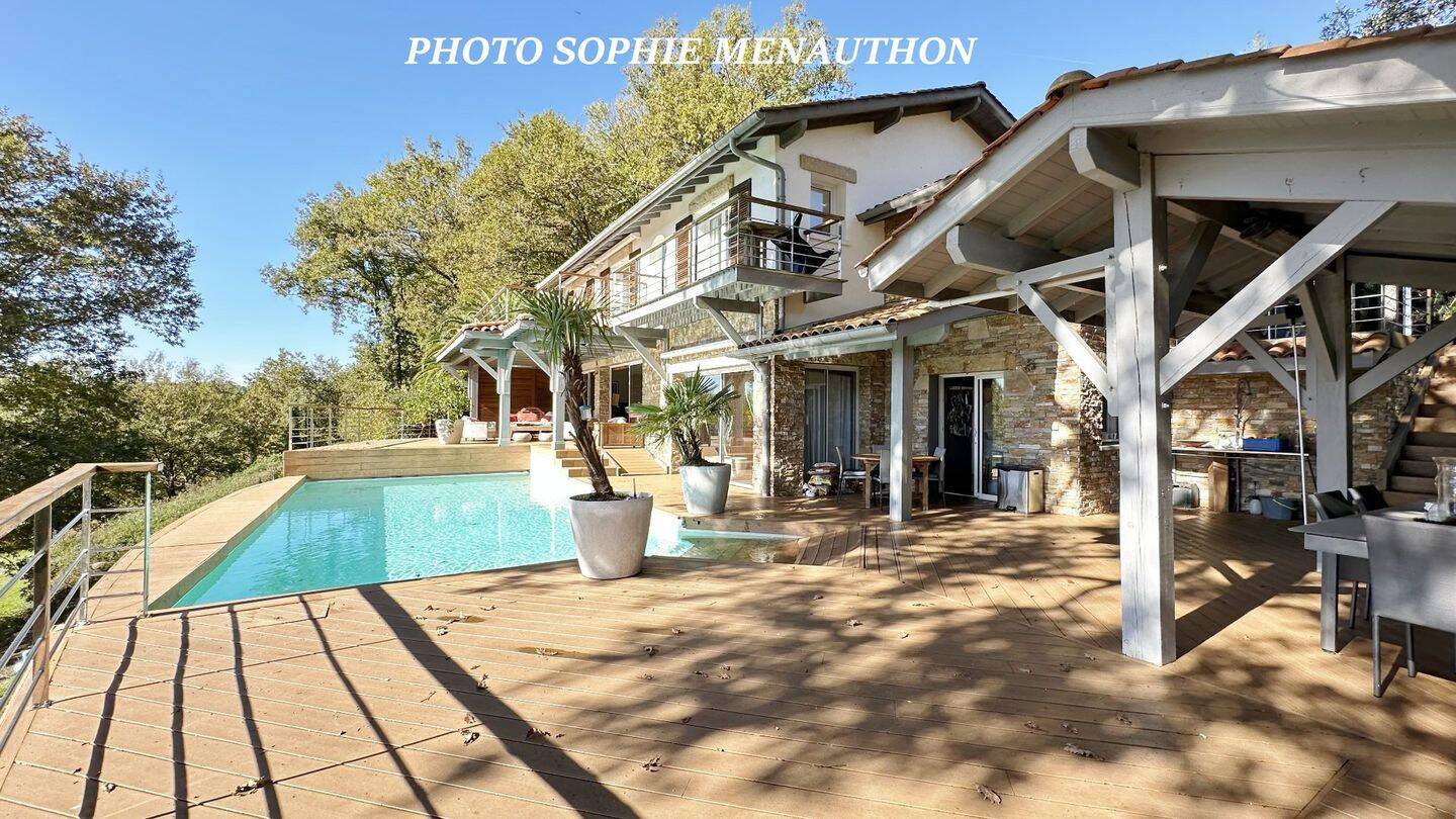 Maison 6 pièces 240 m² · à Bassussarry · 240 m² · 1 395 000 €