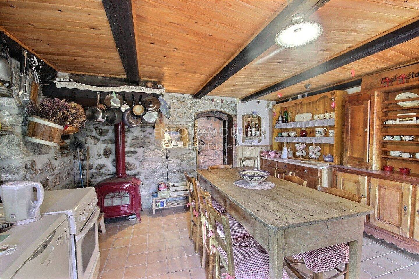 Maison 10 pièces 163 m² · à Bourg-Saint-Maurice · 162,7 m² · 550 000 €