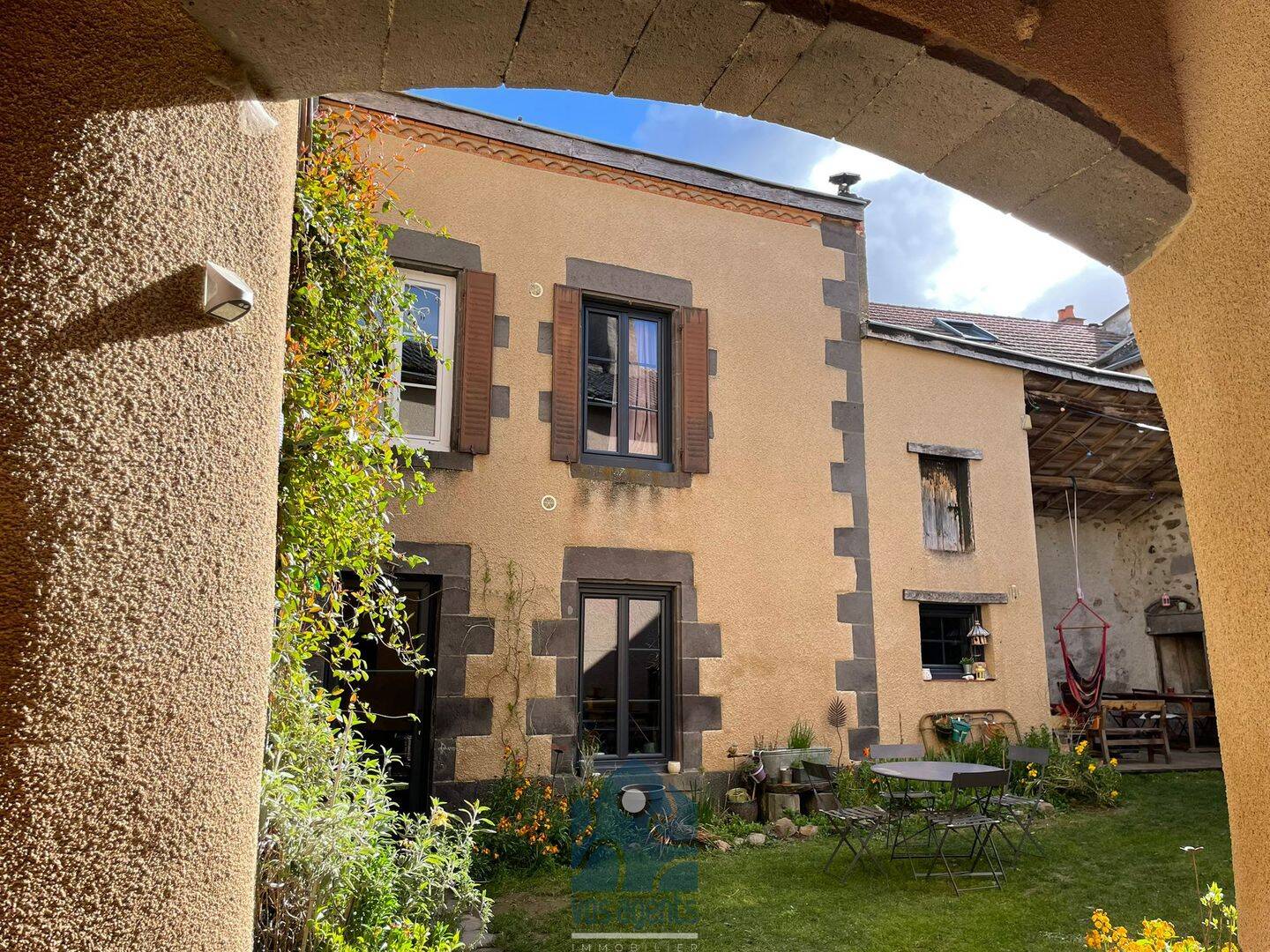 Maison 7 pièces 180 m² · à Manzat · 180 m² · 249 900 €