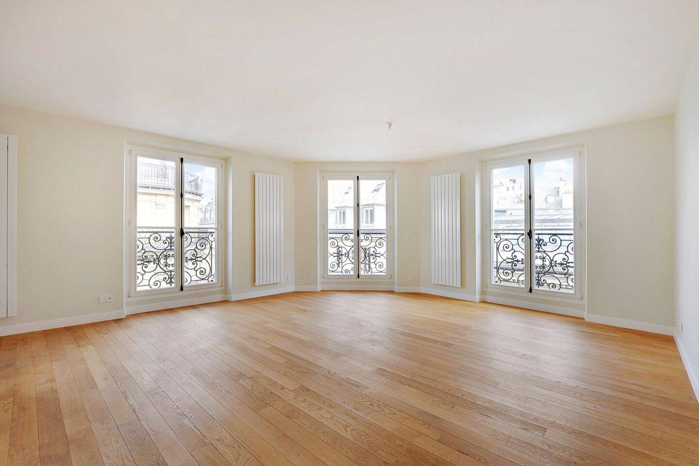 Appartement 3 pièces 83 m² · à Paris 2ème Arrondissement · 83 m² · 2 949 €