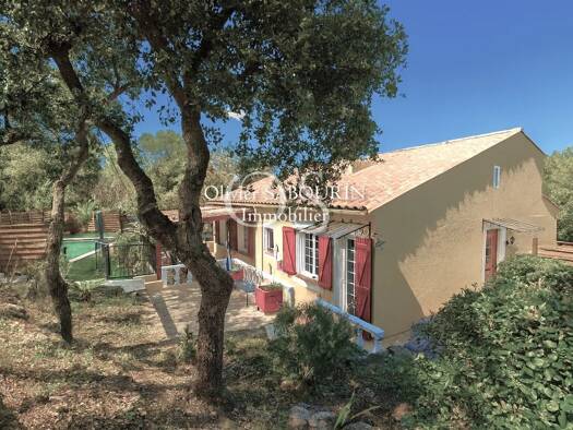 Villa à vendre 619 500 € 8 pièces 5 chambres 206 m² 1 822 m² de terrain Trans-en-Provence 83720