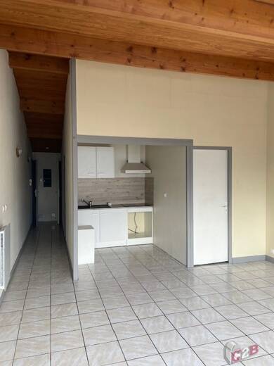 Appartement à louer 616 € 2 pièces 1 chambre 48 m² 1er étage Begles 33130