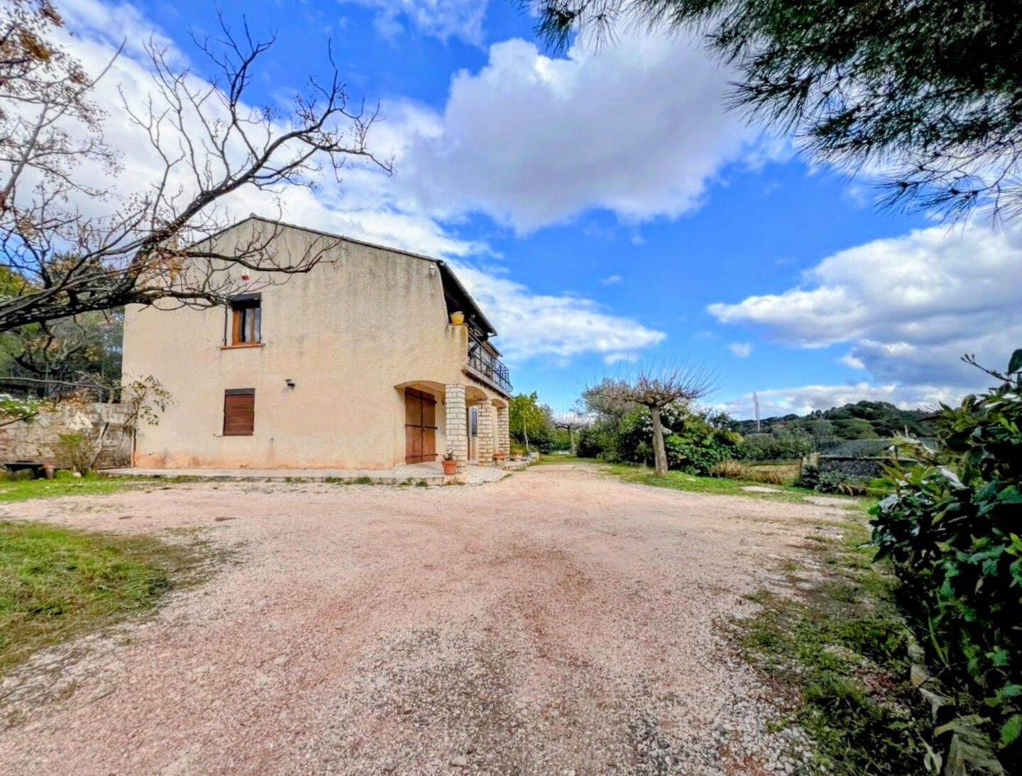 Maison 7 pièces 182 m² · à Cuers · 182 m² · 440 000 €