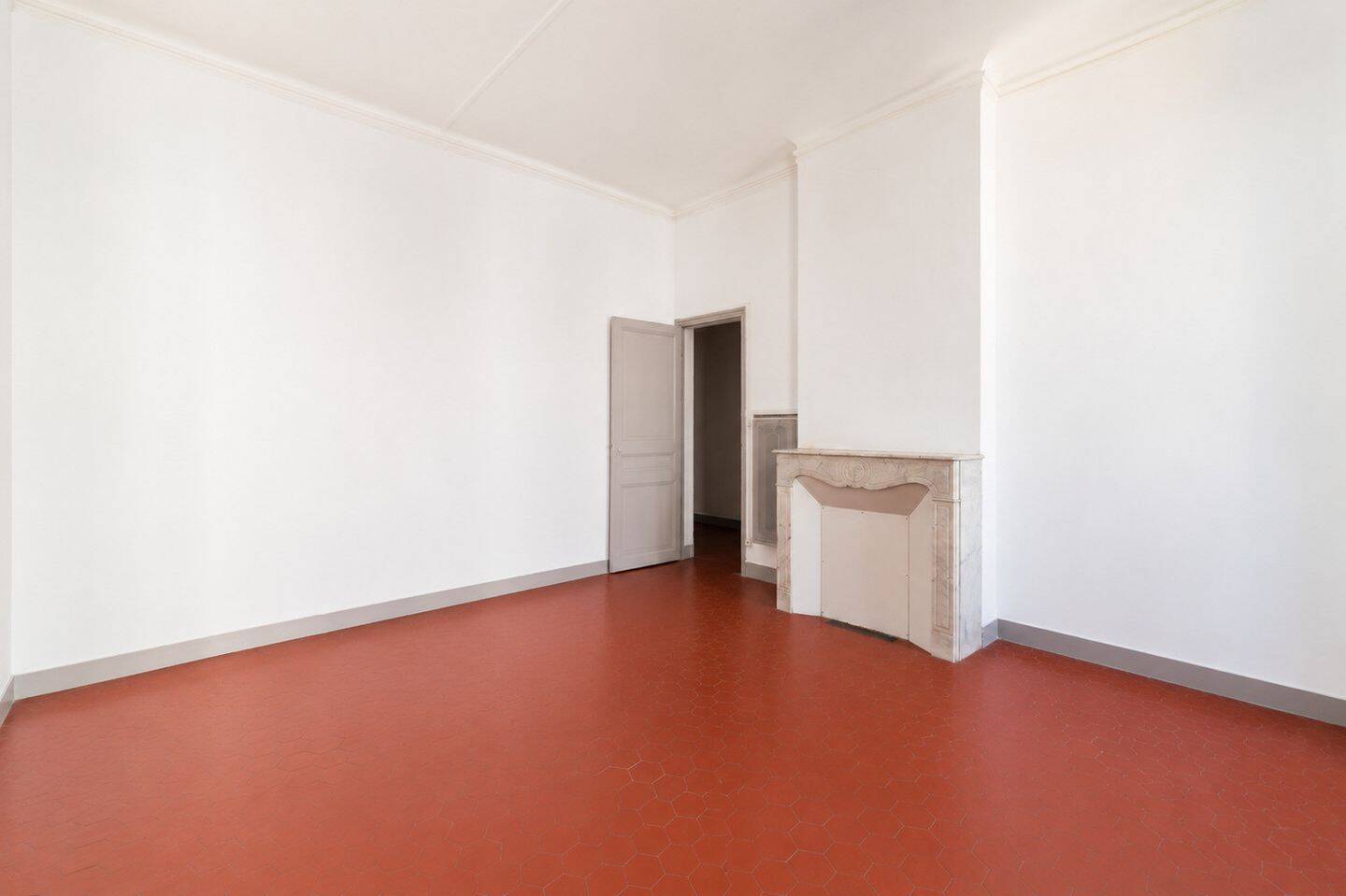 5 pièces 82 m² · à Marseille 6ème Arrondissement · 82 m² · 1 700 €/mois