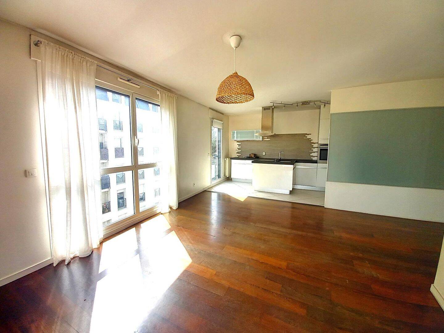 Appartement 3 pièces 69 m² · à Lyon 8ème Arrondissement · 68,7 m² · 1 103 €/mois