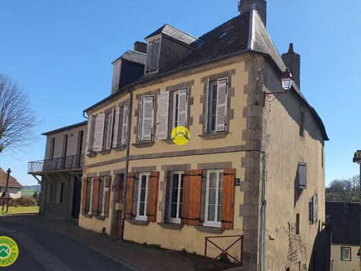 Maison à vendre 77 500 € 8 pièces 3 chambres 175 m² 412 m² de terrain Auzances 23700