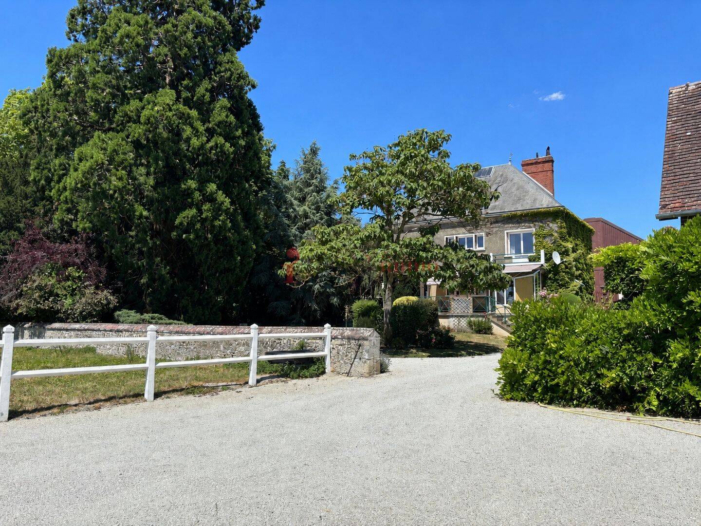 Maison 8 pièces 195 m² · à Le Mêle-sur-Sarthe · 195 m² · 340 000 €
