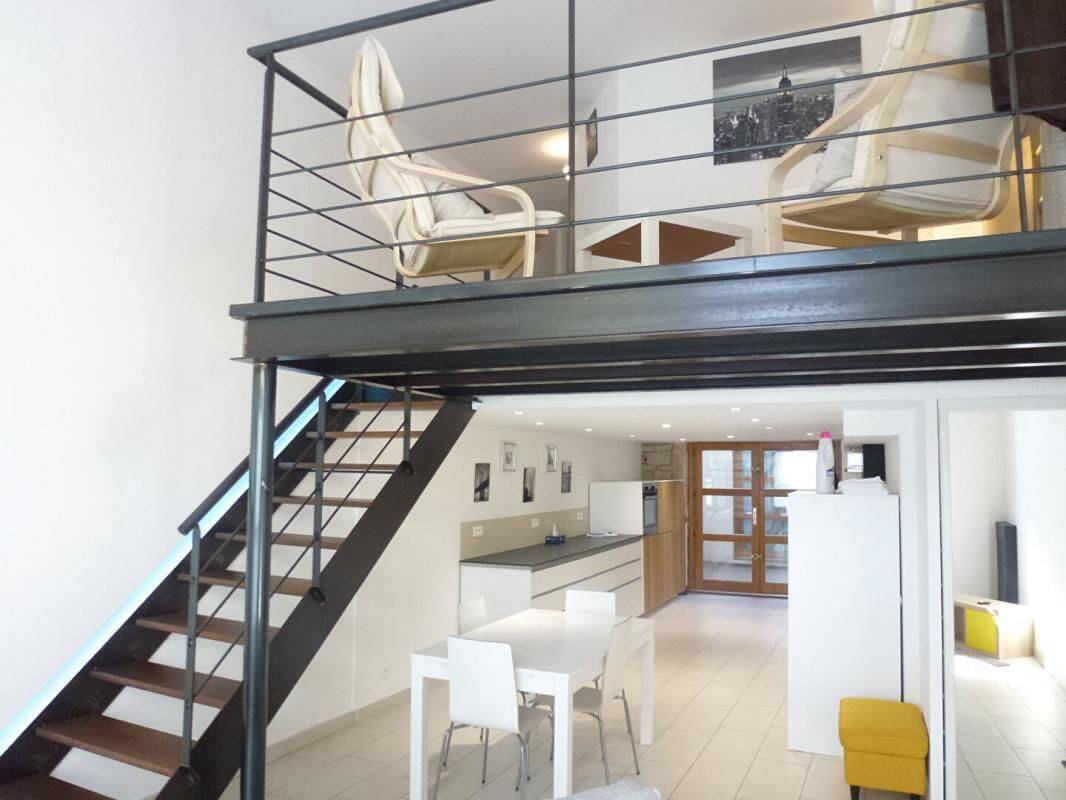 Appartement 3 pièces 83 m² · à Lyon 6ème Arrondissement · 83 m² · 1 130 €/mois