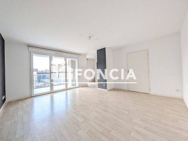 Appartement 3 pièces 69 m² · à Le Petit-Quevilly · 68,6 m² · 803 €