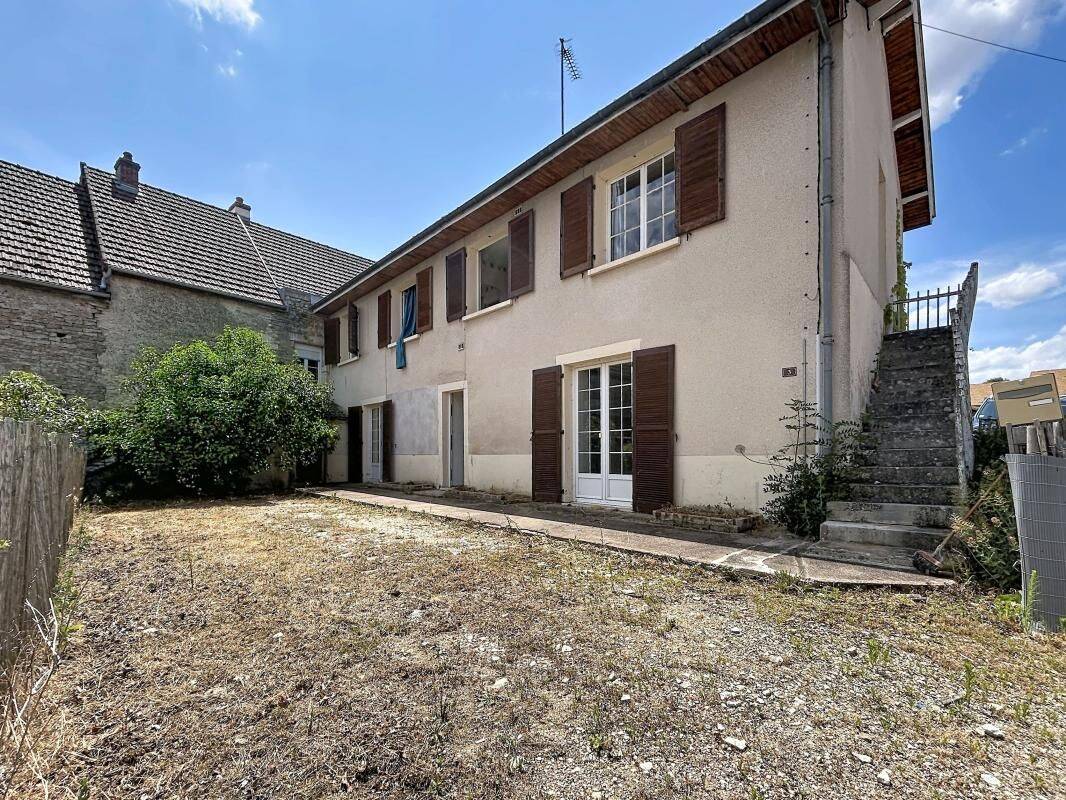 Maison 4 pièces 124 m² · à Montceau-Et-Écharnant · 124,3 m² · 139 000 €