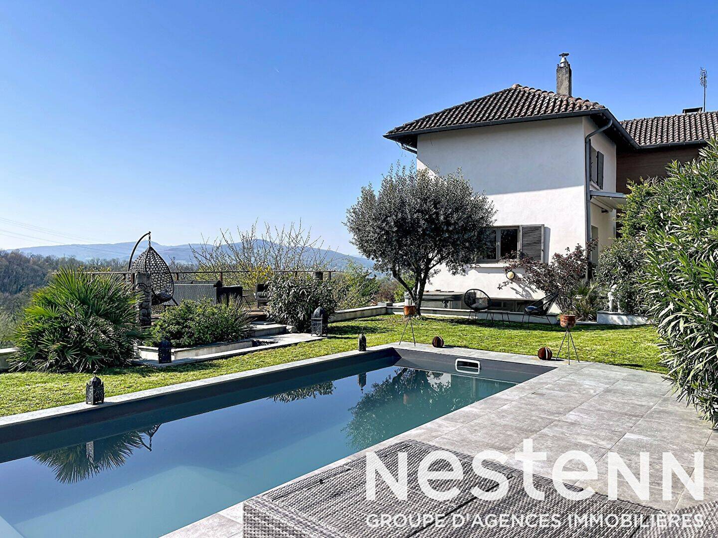 Maison 7 pièces 200 m² · à Massieux · 200 m² · 620 000 €