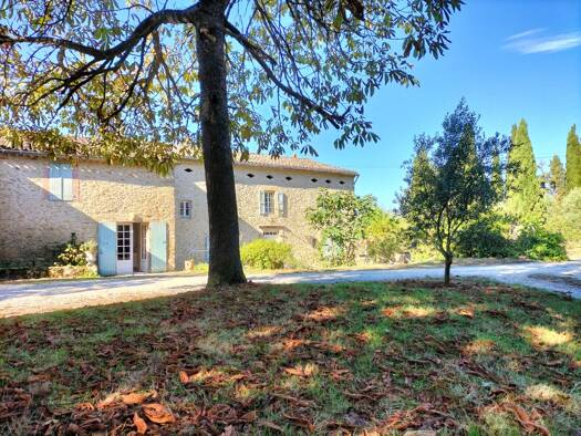 Maison à vendre 595 000 € 13 pièces 9 chambres 400 m² 22 922 m² de terrain Montmaur 11320