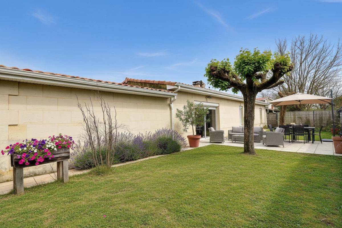 Maison 4 pièces 128 m² · à Le Taillan-Médoc · 128 m² · 335 000 €