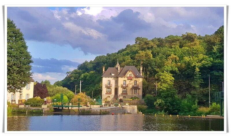 Maison 17 pièces 338 m² · à Rohan · 338 m² · 559 990 €