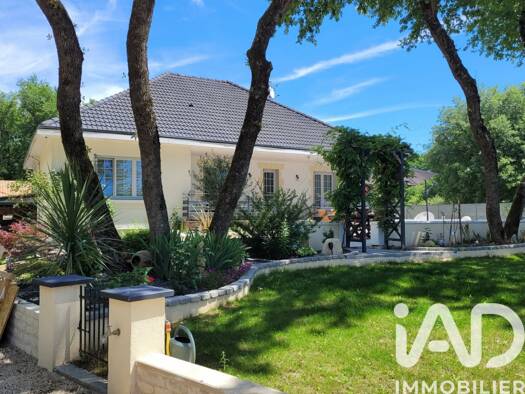 Maison de plain-pied à vendre 249 000 € 6 pièces 4 chambres 209 m² 1 750 m² de terrain Zone Périphérique Naintré 86530