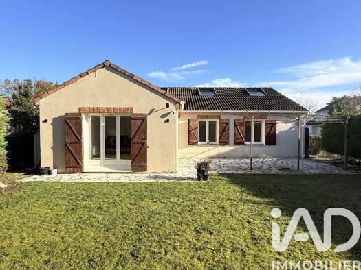 Maison à vendre 332 500 € 6 pièces 4 chambres 102 m² 425 m² de terrain Centre Saint-Germain-lès-Corbeil 91250