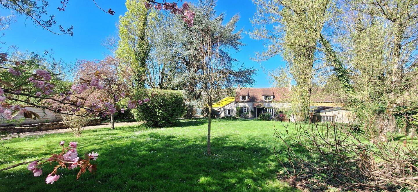 Maison 5 pièces 161 m² · à Voisines · 161 m² · 239 000 €