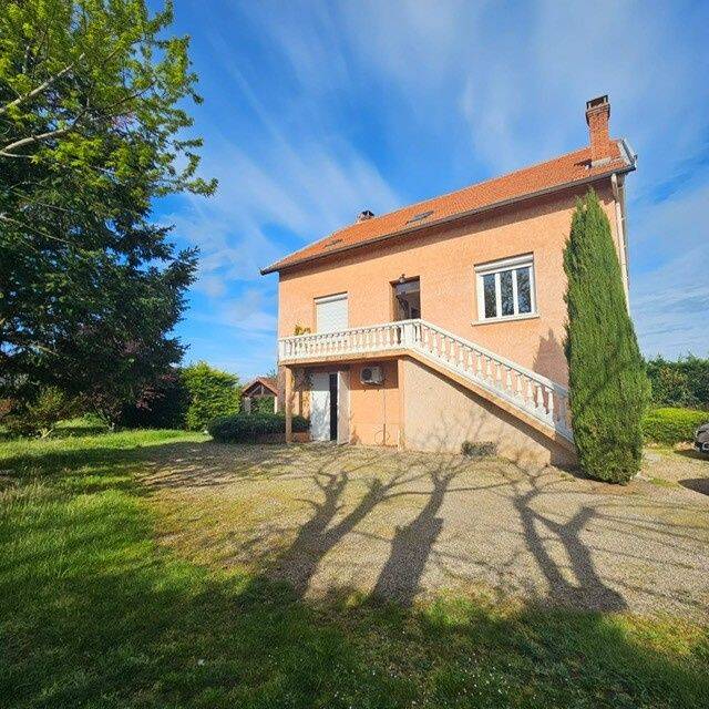 Maison 8 pièces 201 m² · à Bonson · 201 m² · 330 000 €