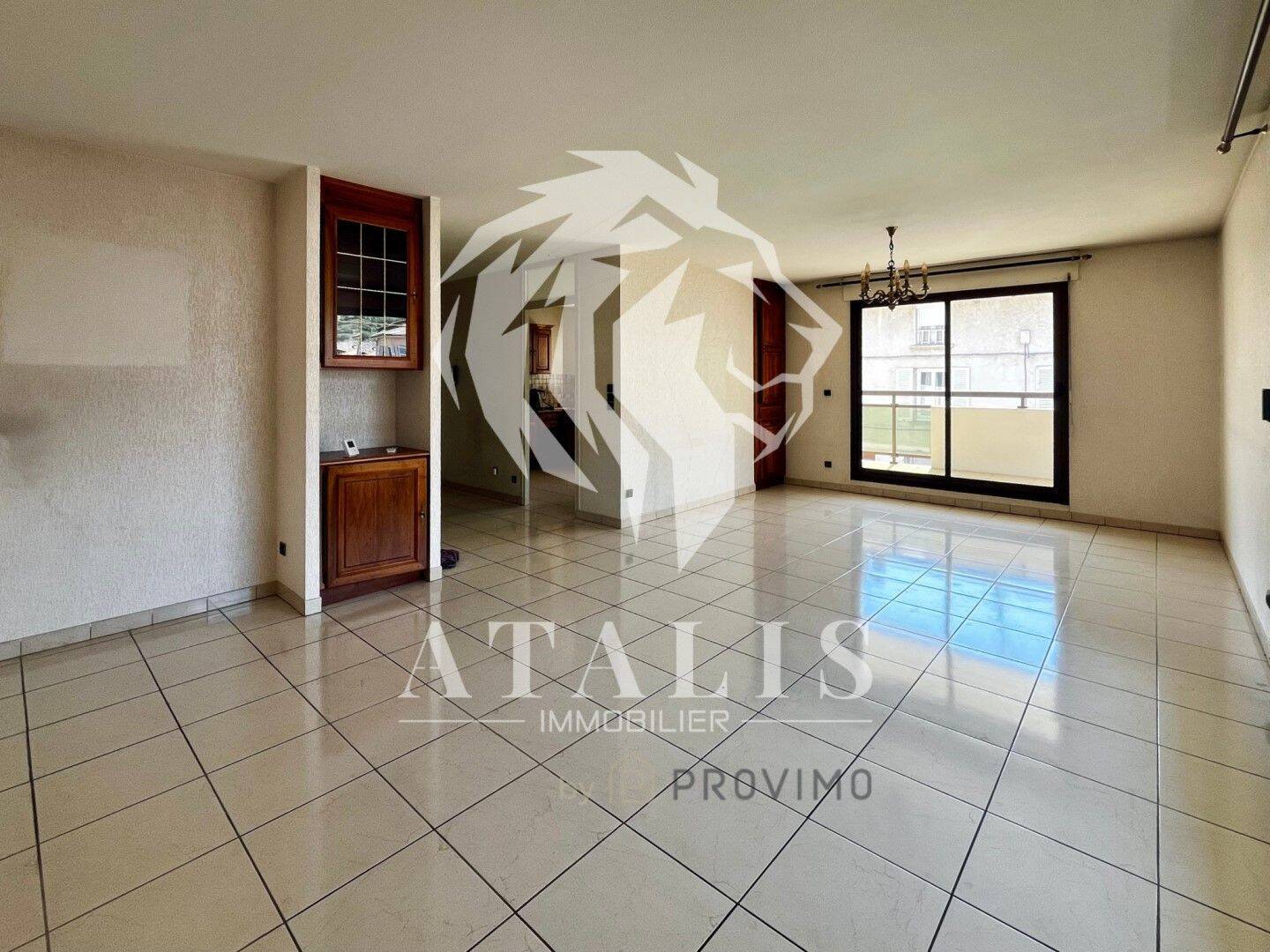 Appartement 5 pièces 115 m² · à Saint-Marcellin · 114,8 m² · 1 140 €/mois