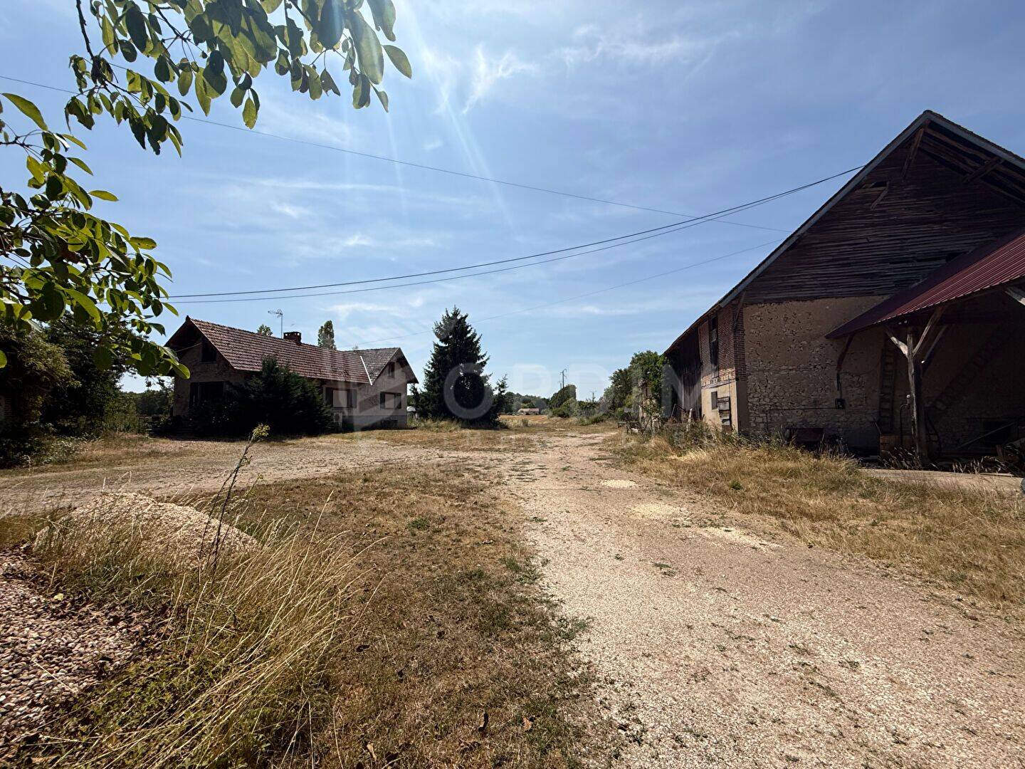 Maison 4 pièces 156 m² · à Lavau · 156 m² · 220 000 €