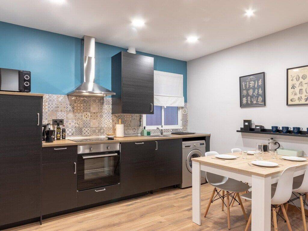 Appartement 2 pièces 80 m² · à Paris 8ème Arrondissement · 80 m² · 900 €/mois