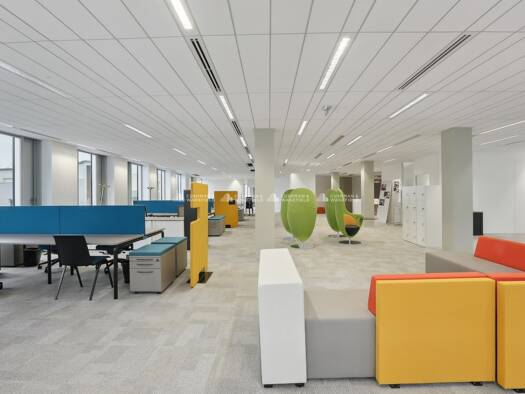 Espace bureau à louer 86 209 € 5 591,9 m² de bureaux divisible de 360 m² à 5 592 m² Bonnevay - La Soie - Les Brosses Villeurbanne 69100