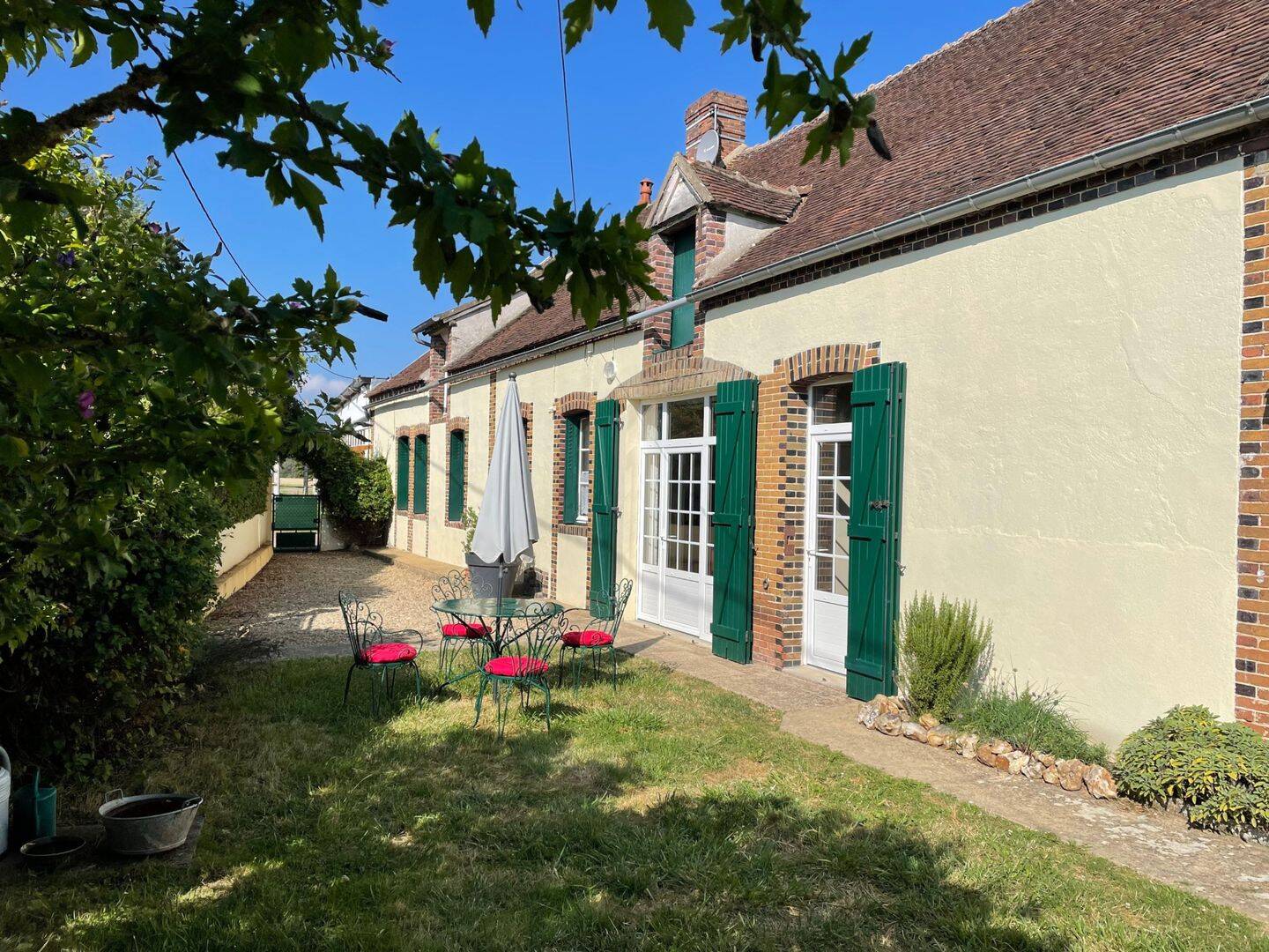 Maison 5 pièces 121 m² · à Les Ormes · 121 m² · 136 000 €