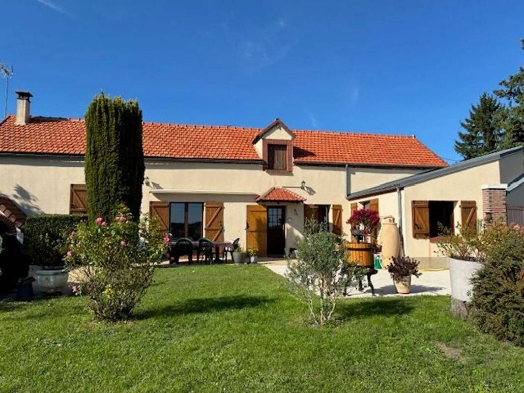 Maison 5 pièces 152 m² · à Villeneuve-sur-Yonne · 152 m² · 264 000 €