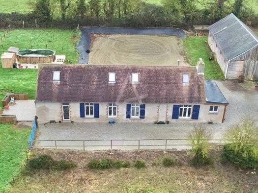 Ferme équestre à vendre 358 000 € 188 m² 16 000 m² de terrain Sées 61500