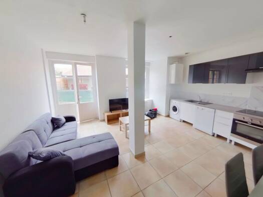 Appartement à louer 600 € 3 pièces 2 chambres 57,9 m² RDC/1 Saint-Étienne 42000