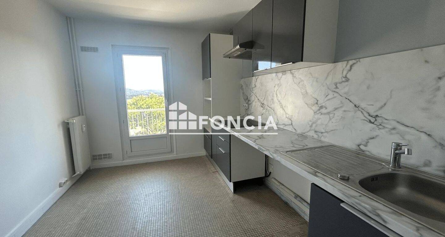 Appartement 3 pièces 73 m² · à Pont-Évêque · 73,2 m² · 850 €