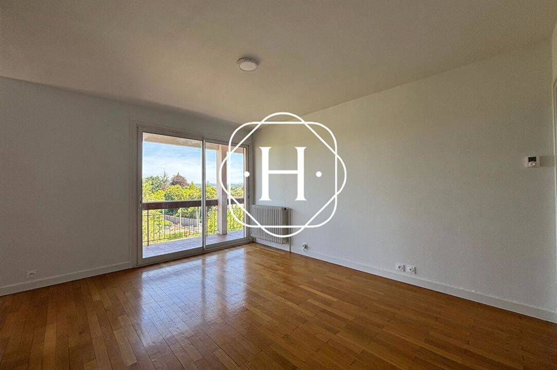 Appartement 3 pièces 76 m² · à Bourg-en-Bresse · 76 m² · 880 €