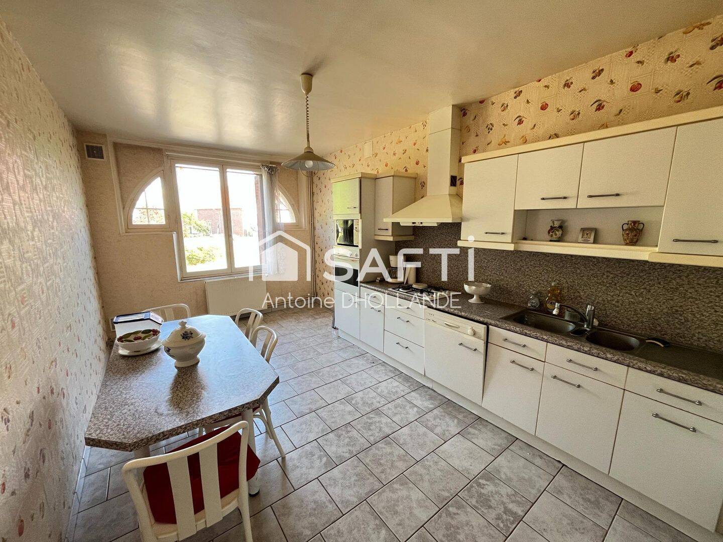 Maison 6 pièces 164 m² · à Ribemont · 164 m² · 146 000 €