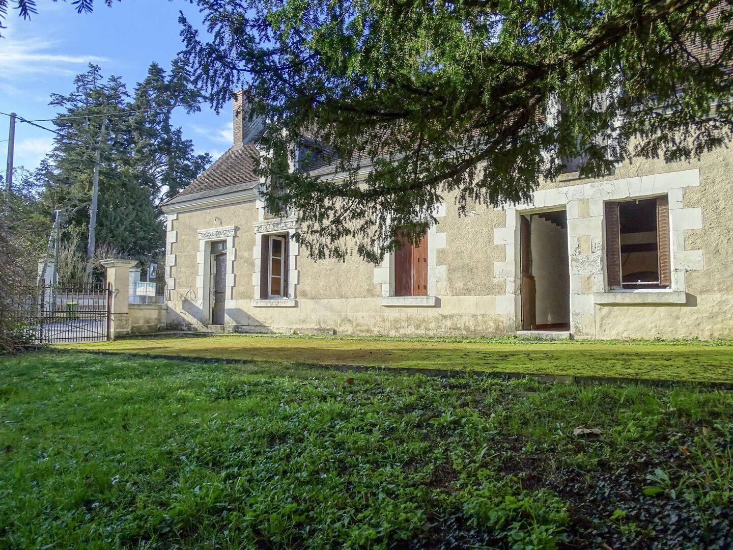 Maison ancienne de plain-pied à Fontguenand