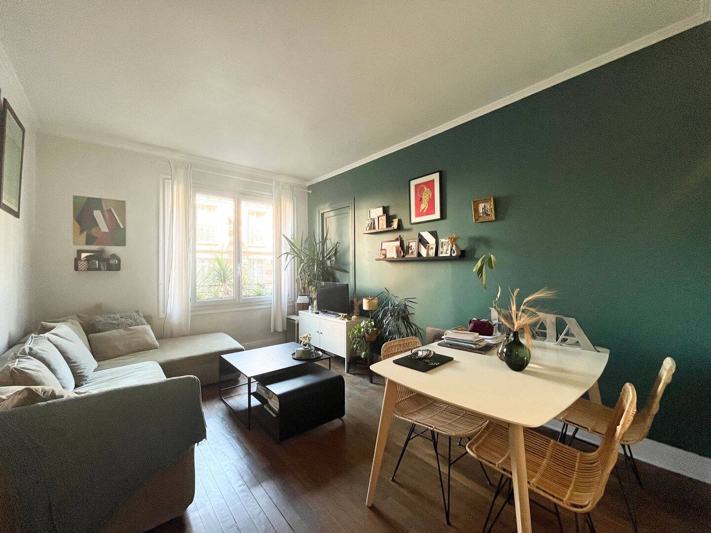 Appartement 2 pièces 57 m² · à Paris 18ème Arrondissement · 57 m² · 1 800 €