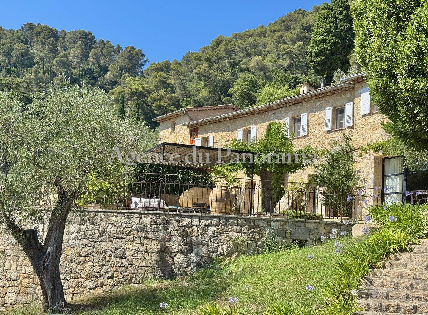 Maison 7 pièces 298 m² · à Cabris · 297,5 m² · 2 980 000 €
