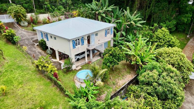 Villa à vendre 349 500 € 4 pièces 3 chambres 95 m² 800 m² de terrain Rivière-Pilote 97211