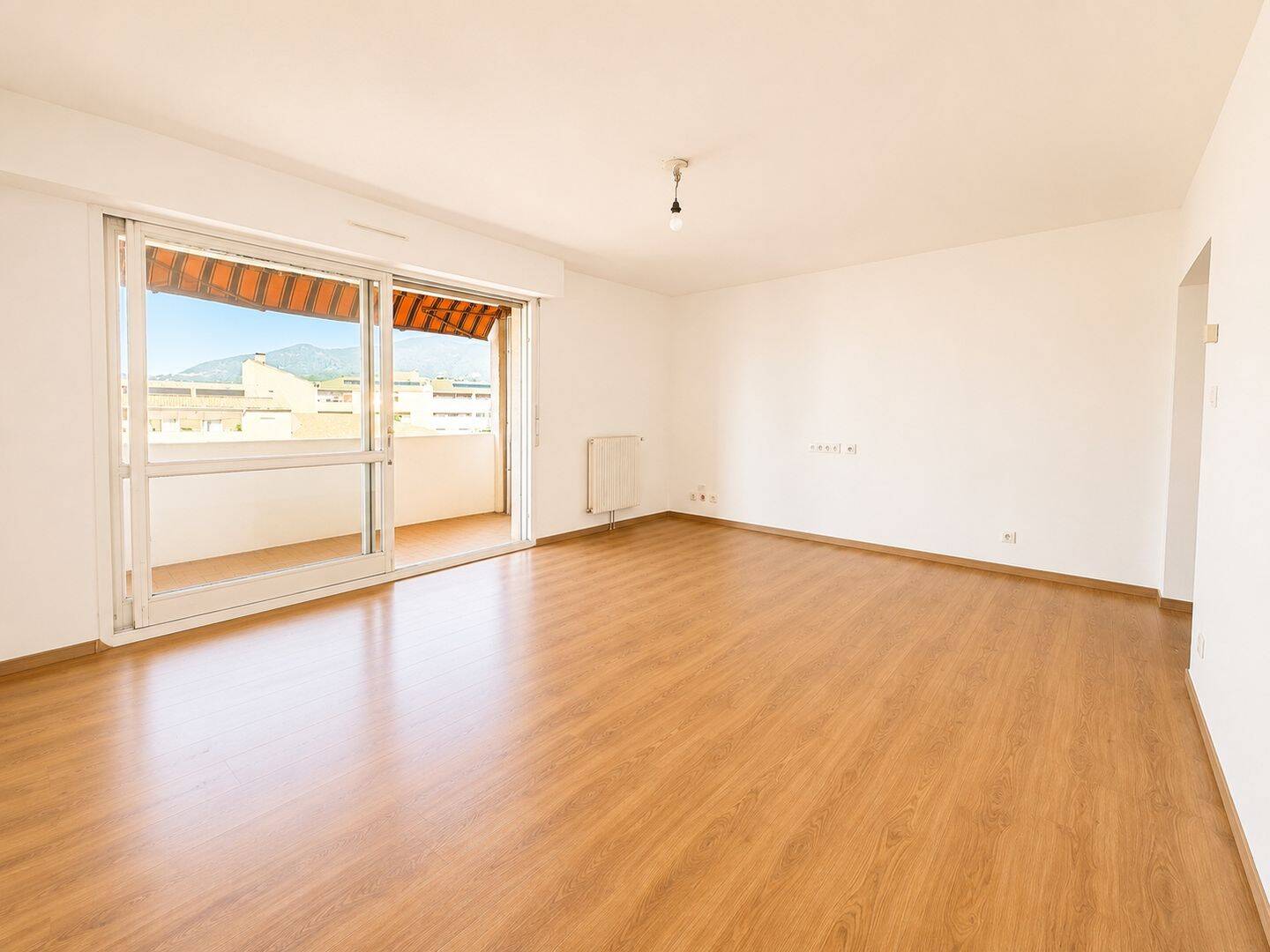 Appartement 5 pièces 93 m² · à Ajaccio · 93,2 m² · 1 250 €/mois