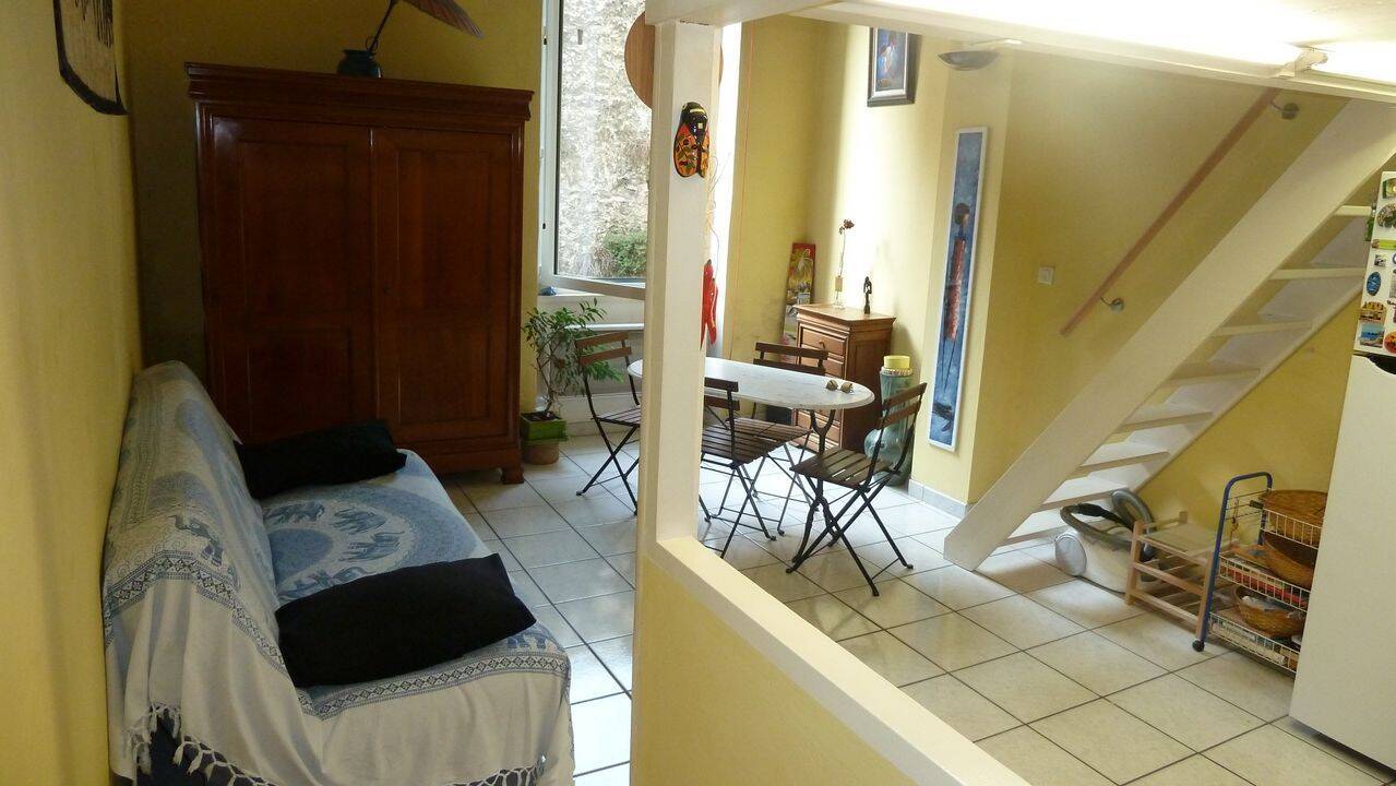 Appartement 1 pièce 38 m² · à Marseille 6ème Arrondissement · 38 m² · 900 €