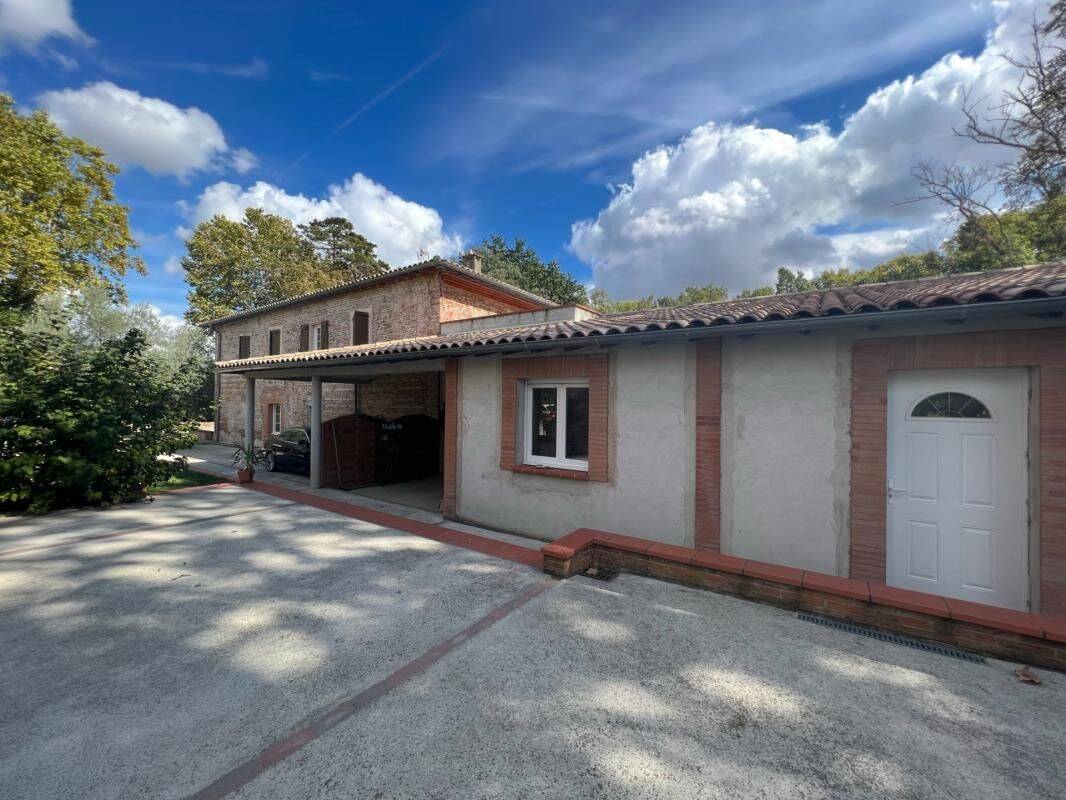 Maison 15 pièces 485 m² · à Cornebarrieu · 485 m² · 1 290 000 €