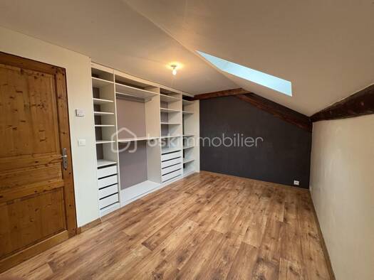 Duplex à vendre 159 000 € 6 pièces 2 chambres 126 m² Étage 1/1 Champs-Complexe Agricole Châlons-en-Champagne 51000