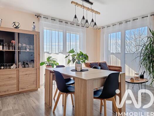 Appartement à vendre 279 000 € 4 pièces 3 chambres 82 m² RDC/3 Les Hauldres Est Moissy-Cramayel 77550